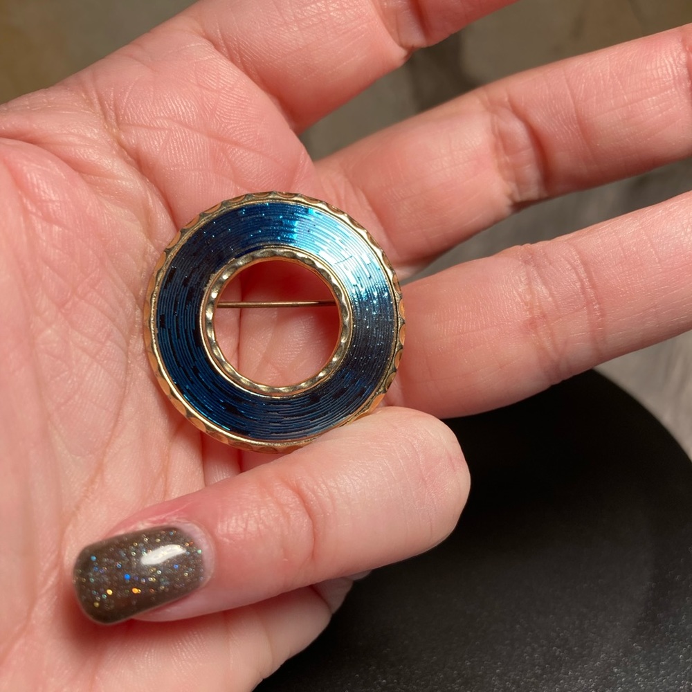 Gorgeous Teal Scarf Pin